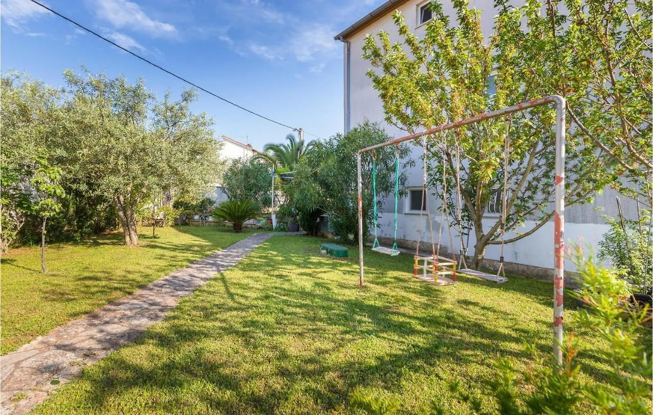 3 Bedroom Awesome Apartment In Pula