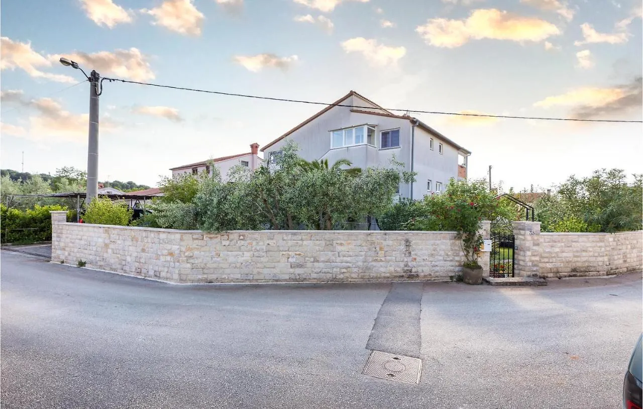 3 Bedroom Awesome Apartment In Pula