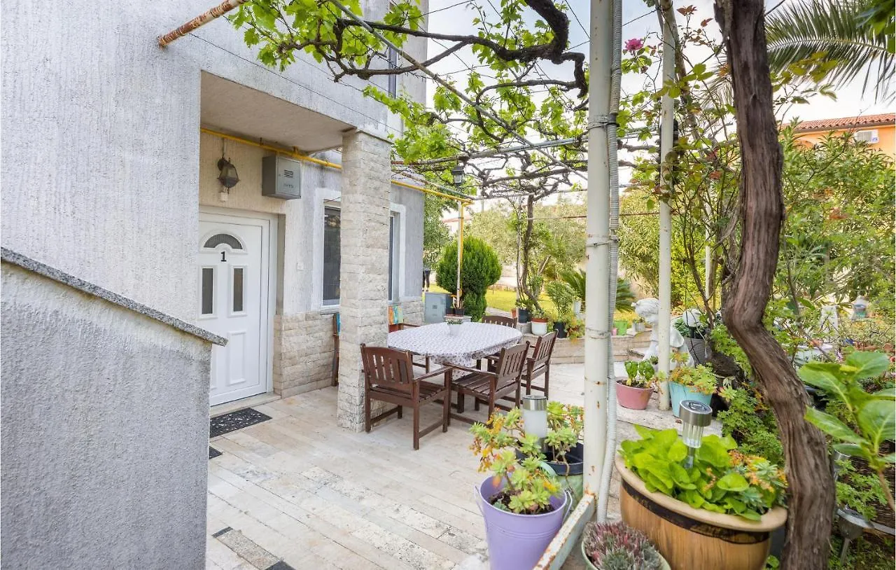 3 Bedroom Awesome Apartment In Pula 0*,