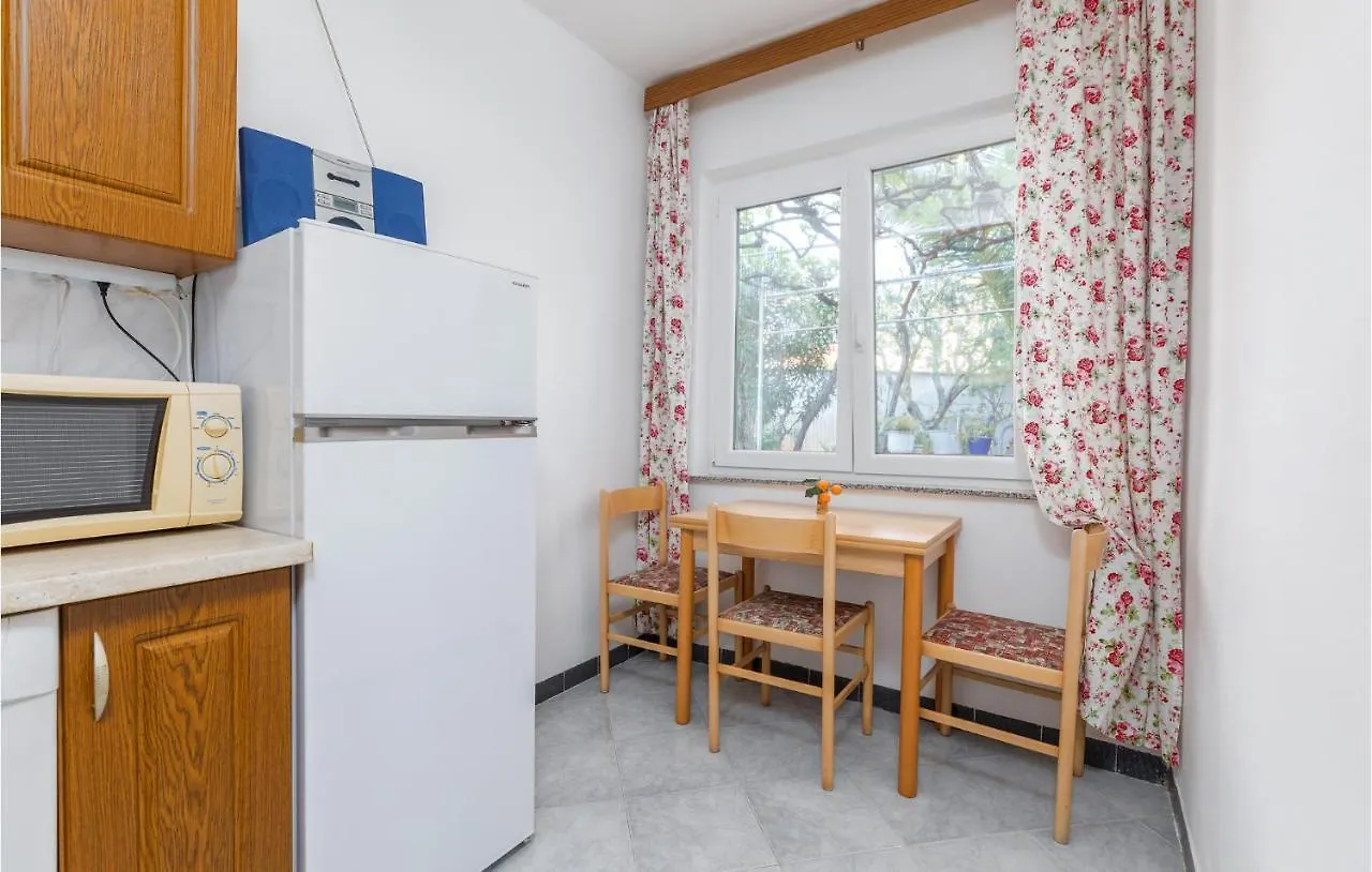 3 Bedroom Awesome Apartment In Pula