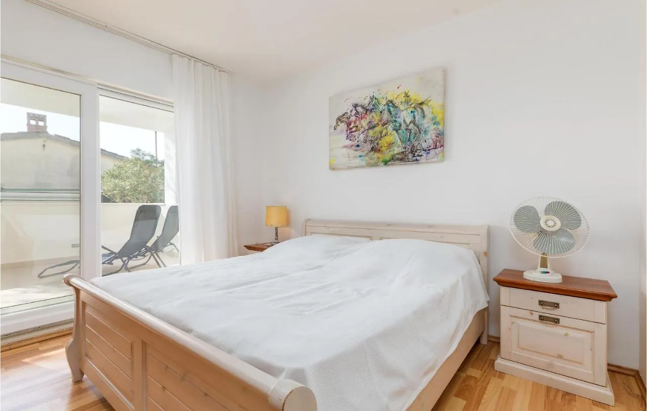 3 Bedroom Awesome Apartment In Pula
